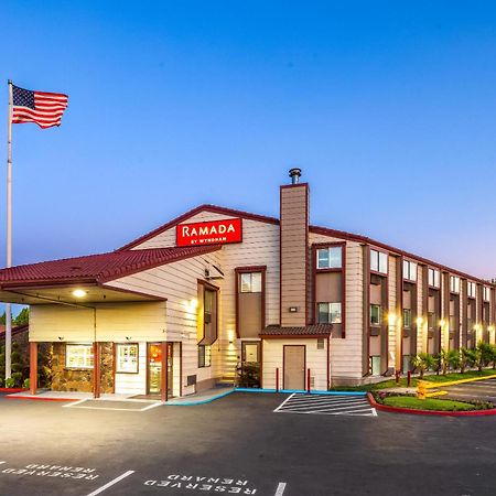 Motel Ramada By Wyndham Medford Airport North Extérieur photo