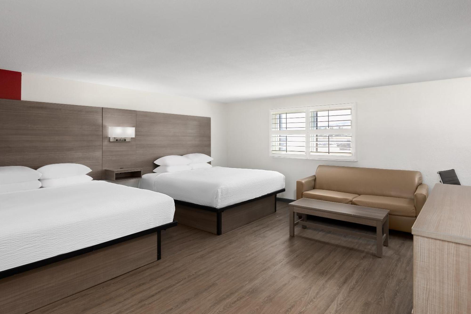 Motel Ramada By Wyndham Medford Airport North Extérieur photo