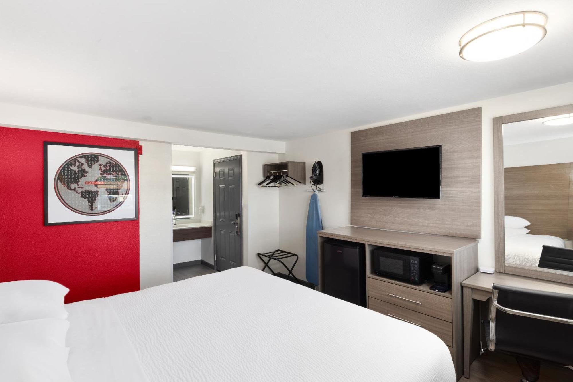 Motel Ramada By Wyndham Medford Airport North Extérieur photo
